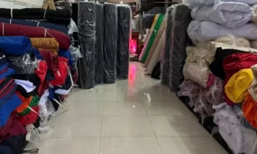 Cửa Hàng Vải & Nón Văn Luyện